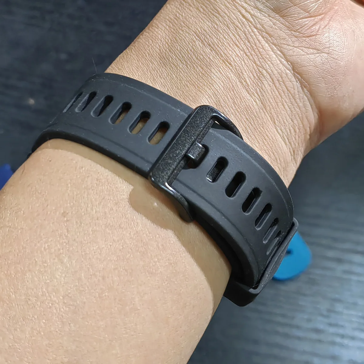 Soft Breathable Silicone Watch - Smartwatches review and price